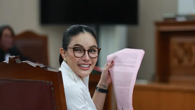 Nikita Mirzani minta BPOM tindak produk skincare Reza Gladys