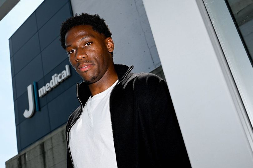 Juventus Rekrut Jonathan David, Striker Baru Resmi Tiba