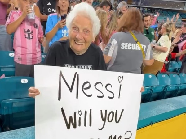 Nenek Viral Dinikahi Messi: Kisah Lucu yang Bikin Gemas
