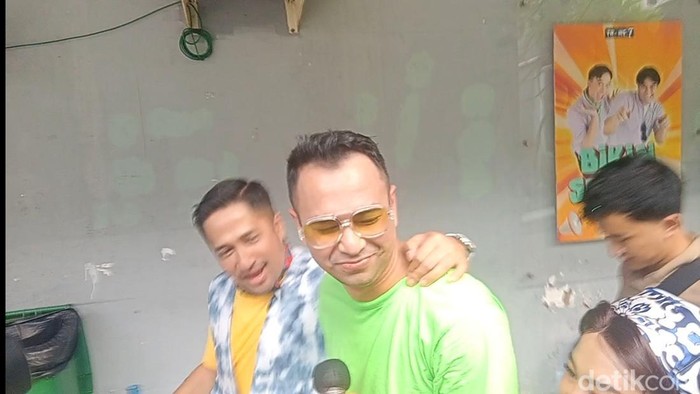 Raffi Ahmad viral diprotes ibu penjual kacang