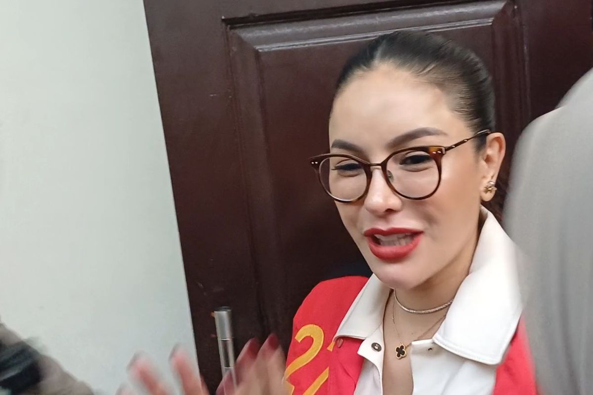 Nikita Mirzani Marah Besar, Sebut Sidang Diatur Reza Glasdys